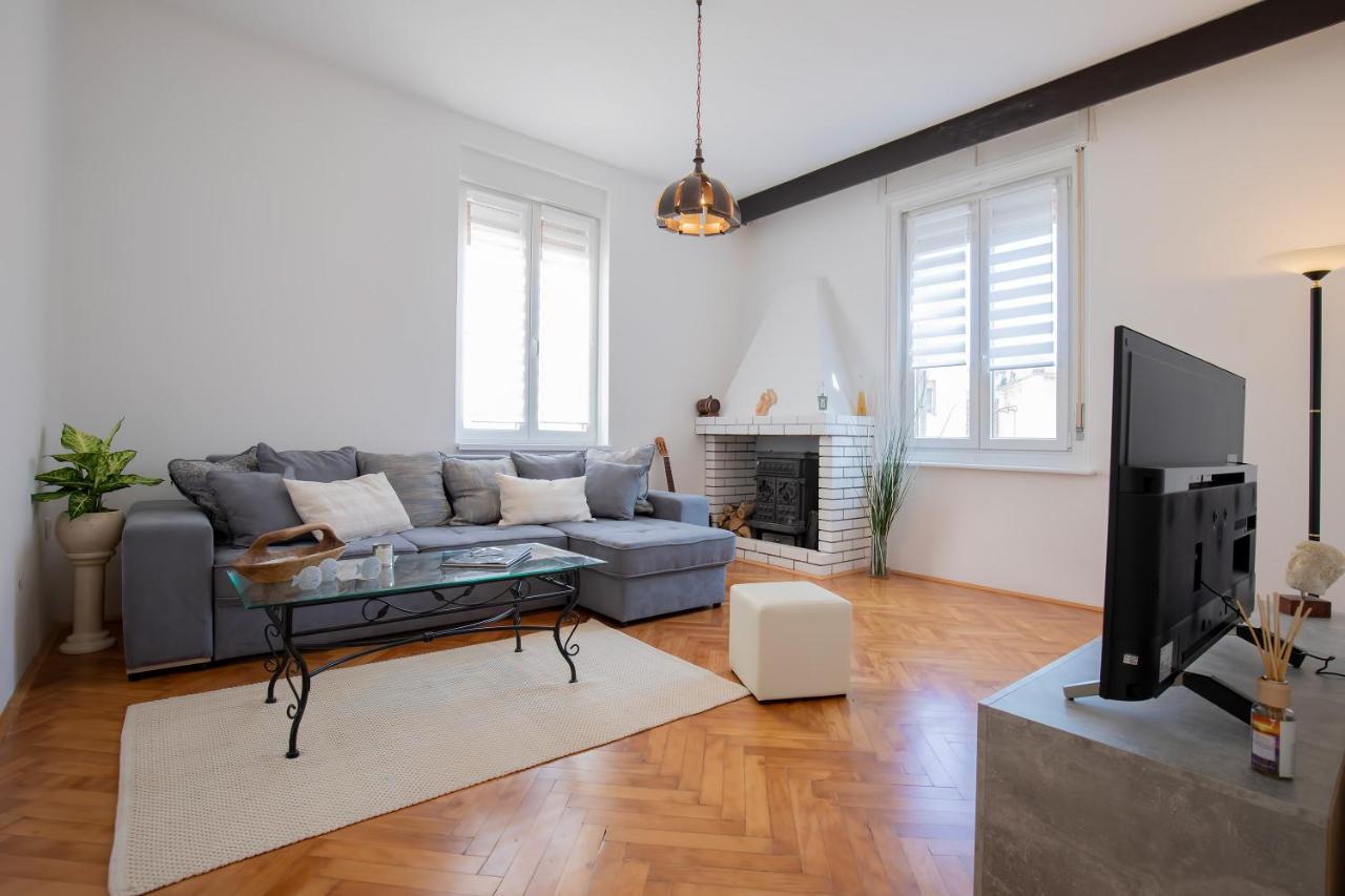 Amphitheater Apartment 普拉 外观 照片